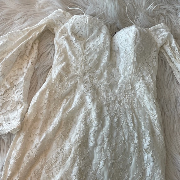 Fashion Nova white lace dress - Picture 3 of 6